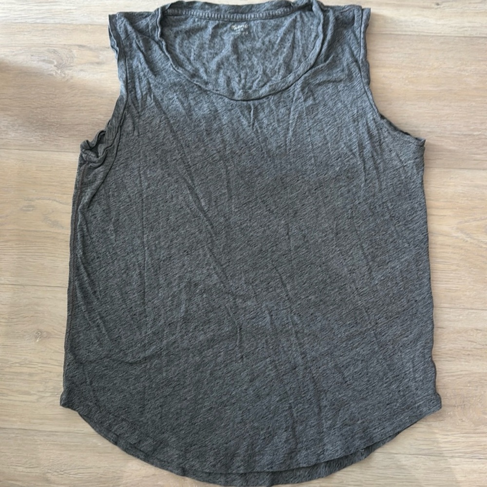 **Gray Sleeveless Women's Top